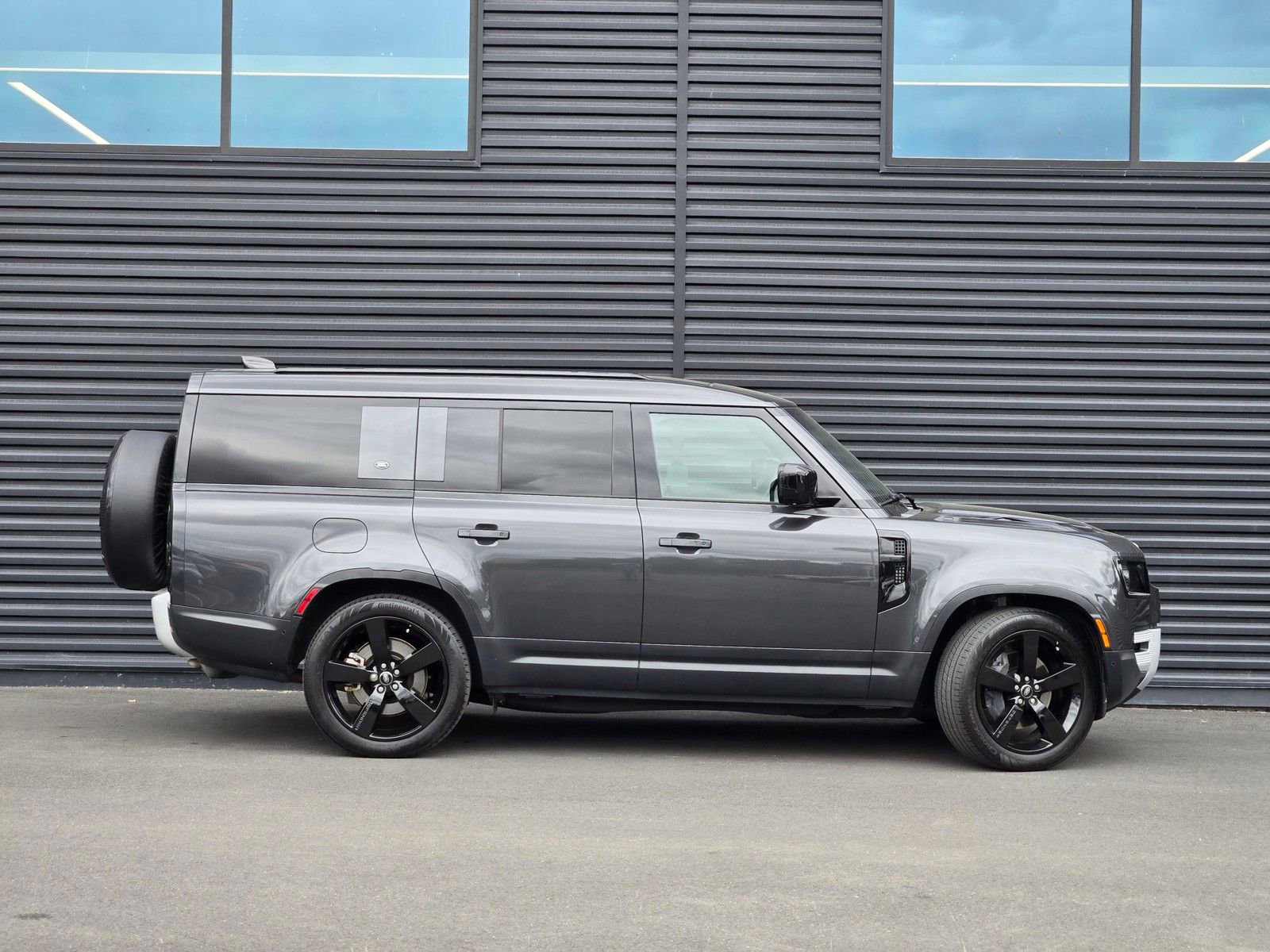 Used 2024 Land Rover Defender 130 S AWD/4WD image 7