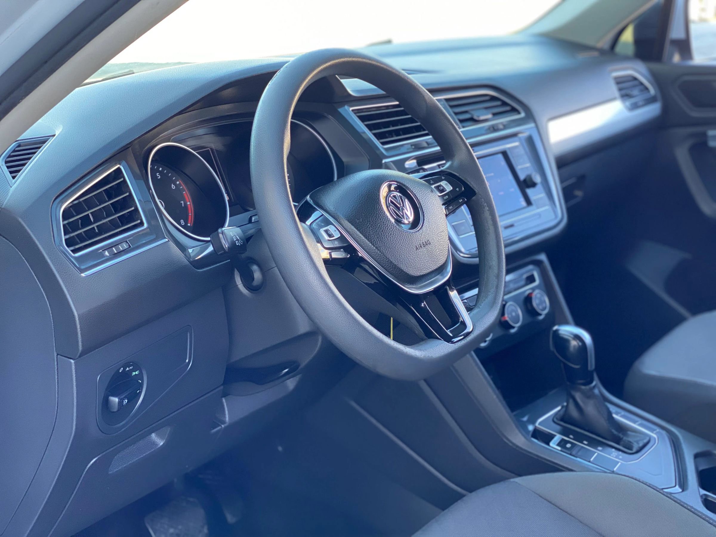 Used 2019 Volkswagen Tiguan S image 17