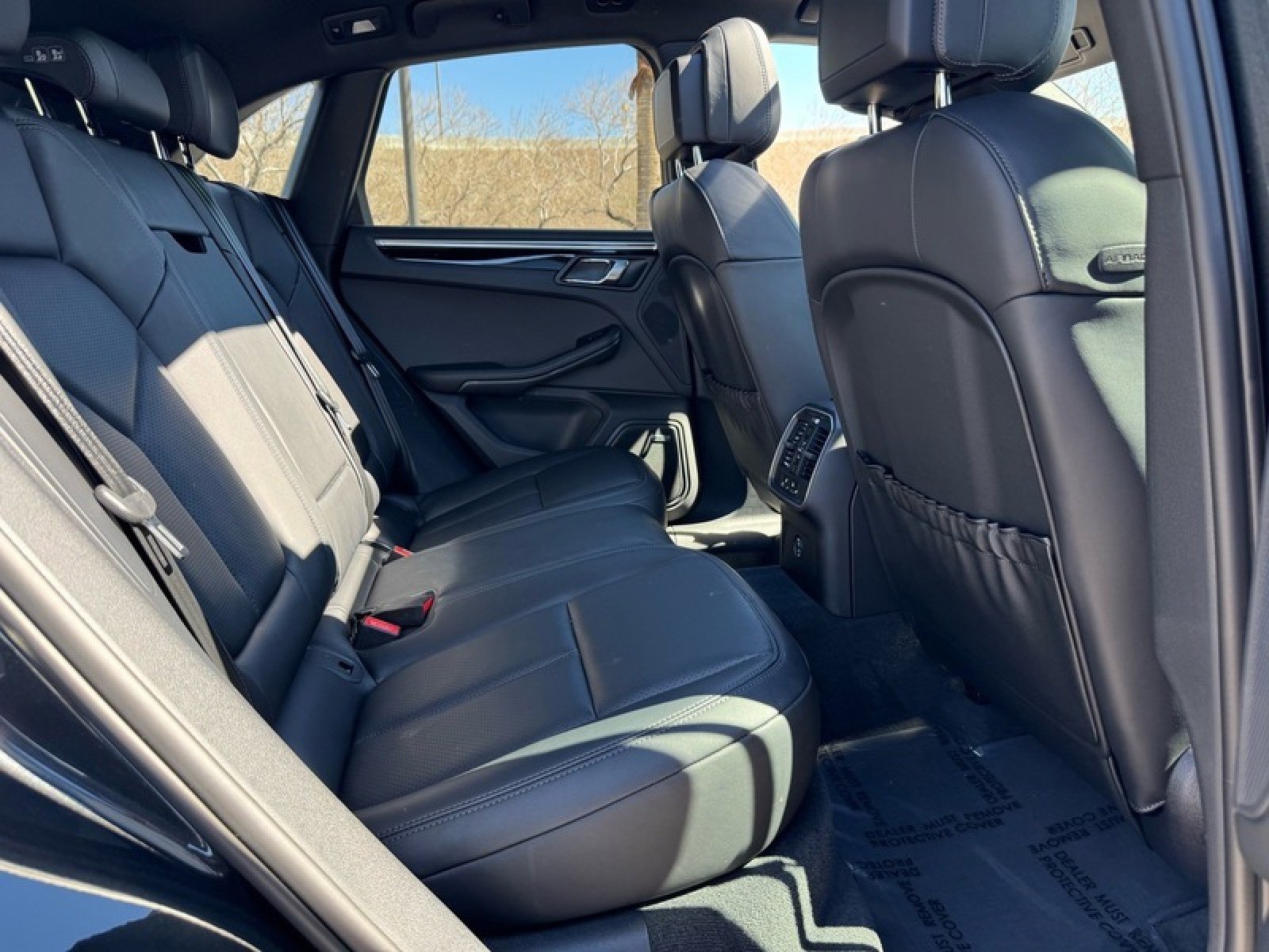 Used 2024 Porsche Macan image 23