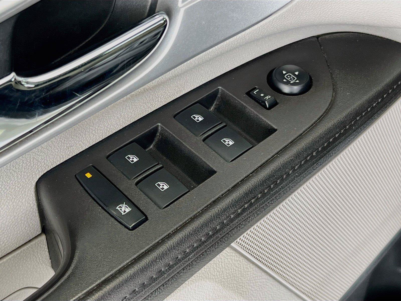 Used 2015 Chevrolet Equinox LS FWD image 18