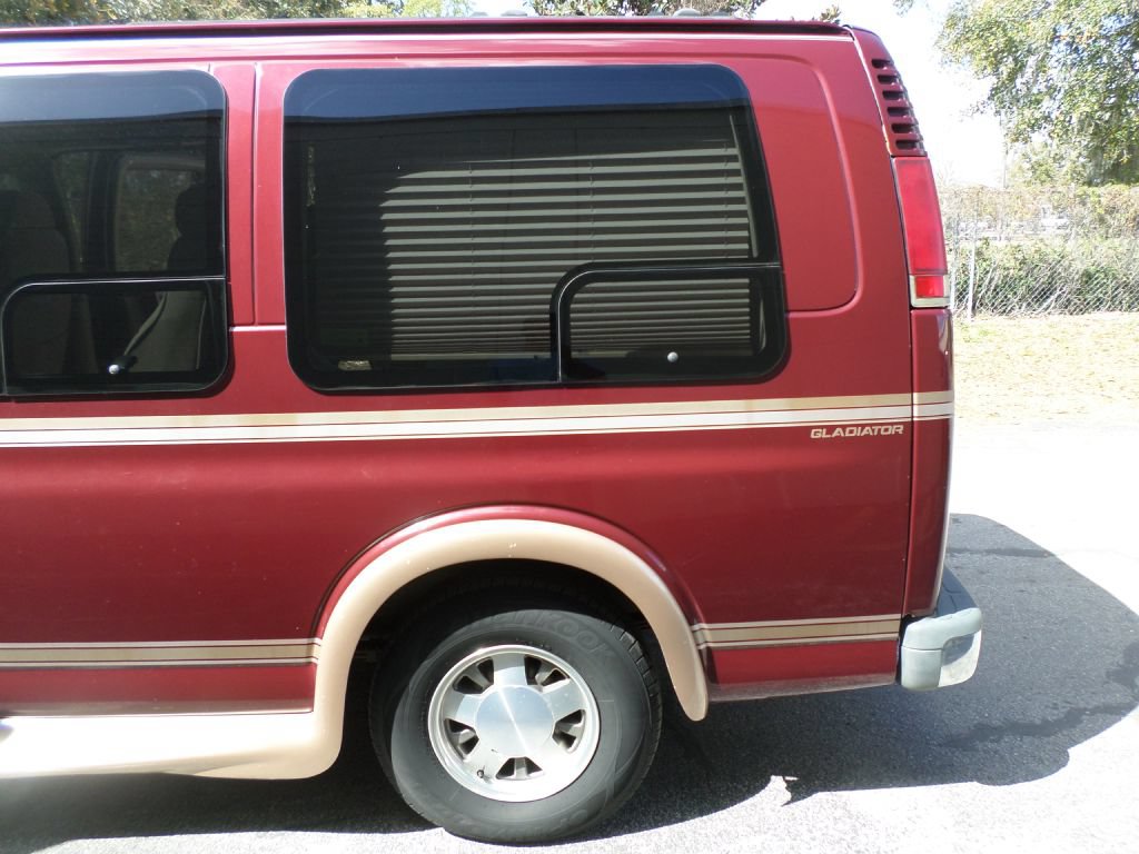 Used 2000 Chevrolet Express 1500 RWD image 42