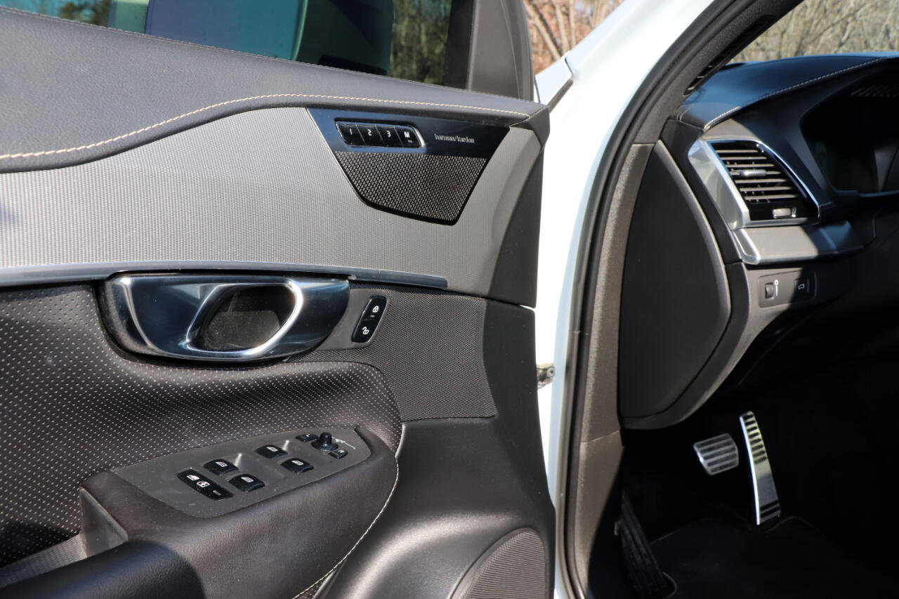 Used 2019 Volvo XC90 T6 R-Design w/ Advanced Package image 10