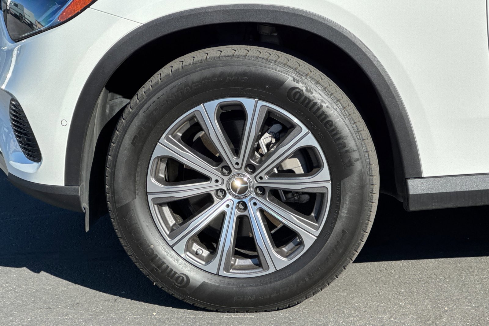 Used 2024 Mercedes-Benz GLC 300 4MATIC image 25