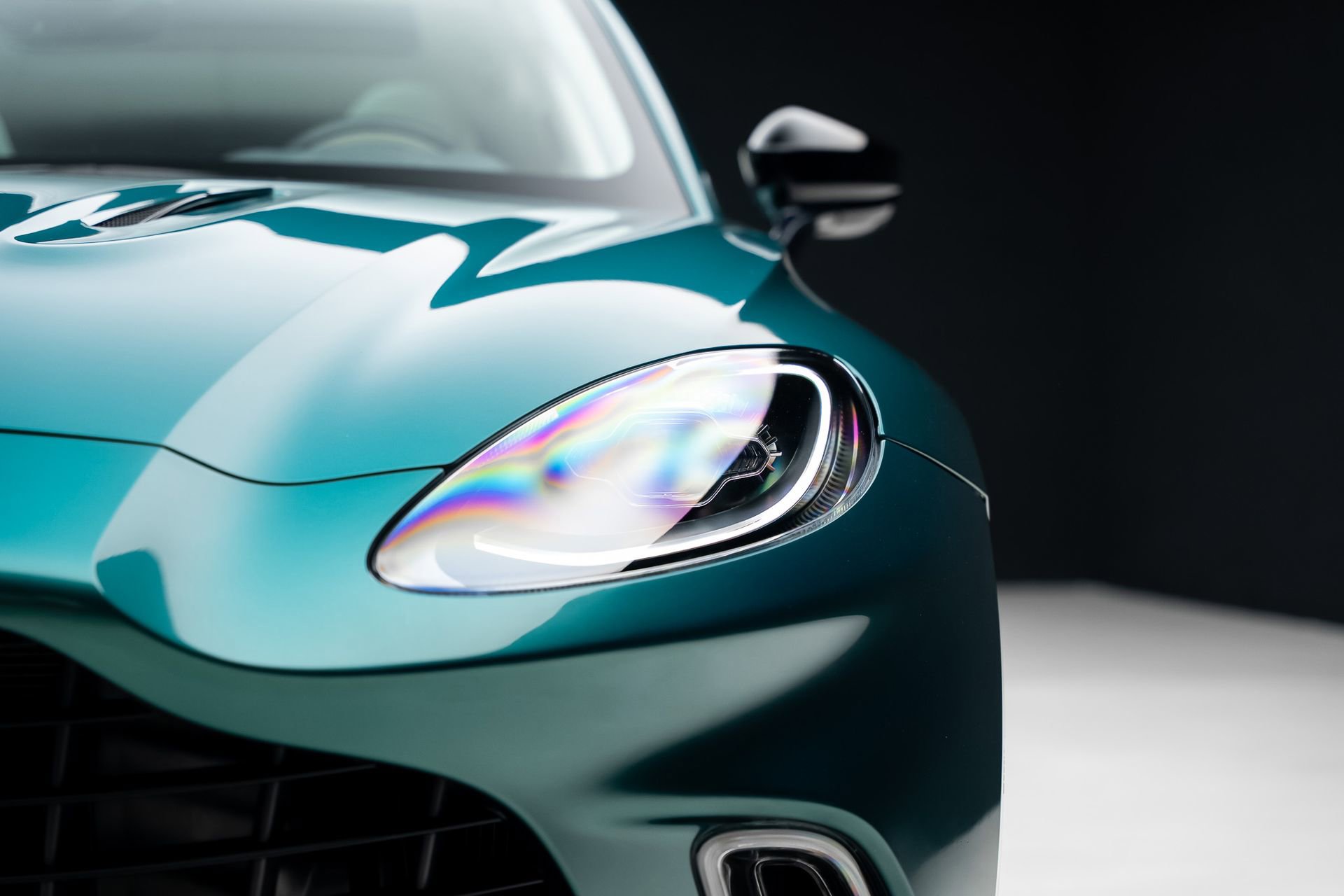 Used 2023 Aston Martin DBX AWD/4WD image 10