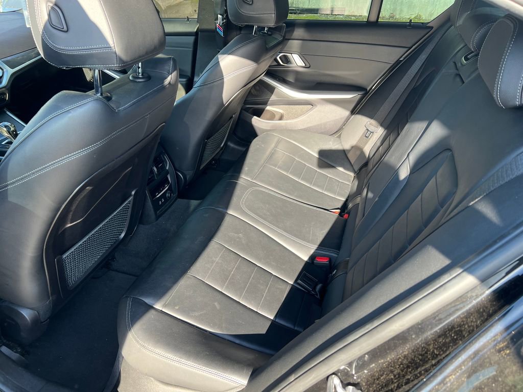 Used 2020 BMW 330i Sedan w/ M Sport Package RWD image 8