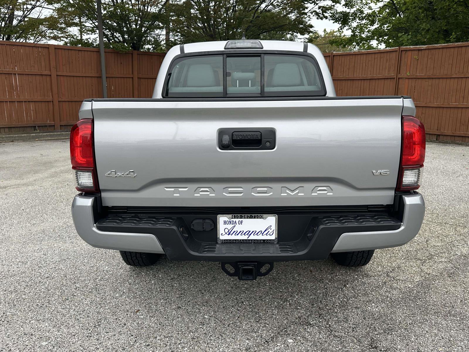 Used 2018 Toyota Tacoma SR image 24
