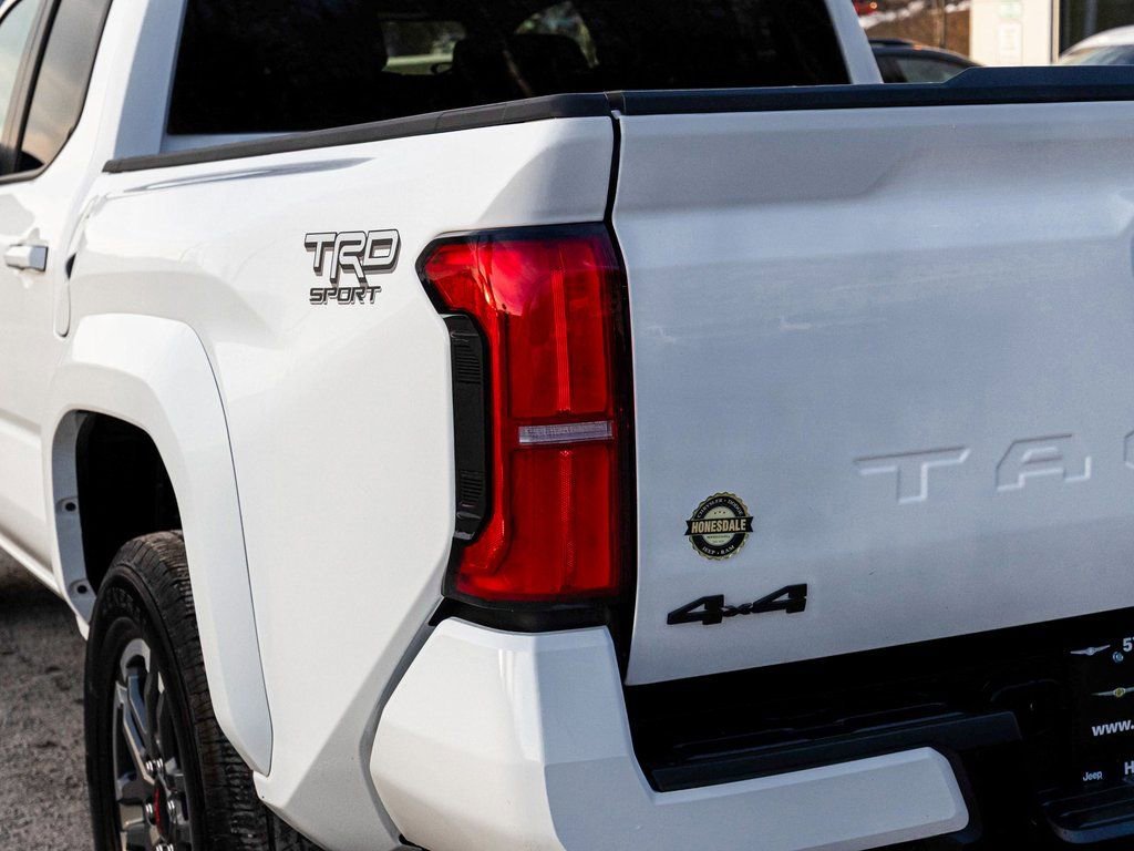 Used 2024 Toyota Tacoma TRD Sport image 39