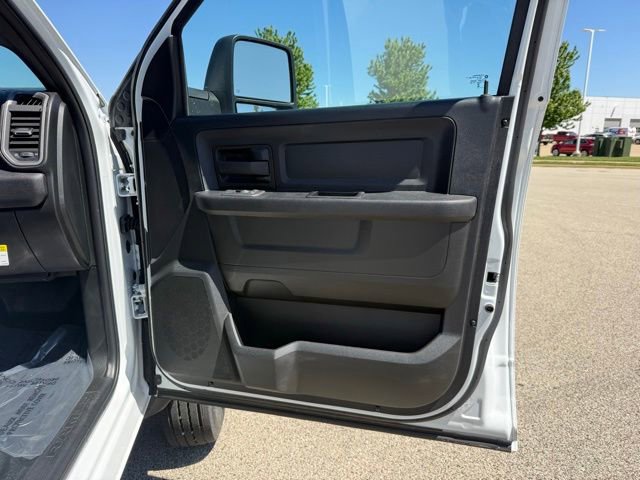 New 2026 RAM 5500 Tradesman w/ Chrome Appearance Group AWD/4WD image 11