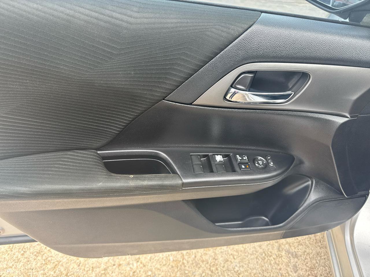 Used 2015 Honda Accord LX image 10