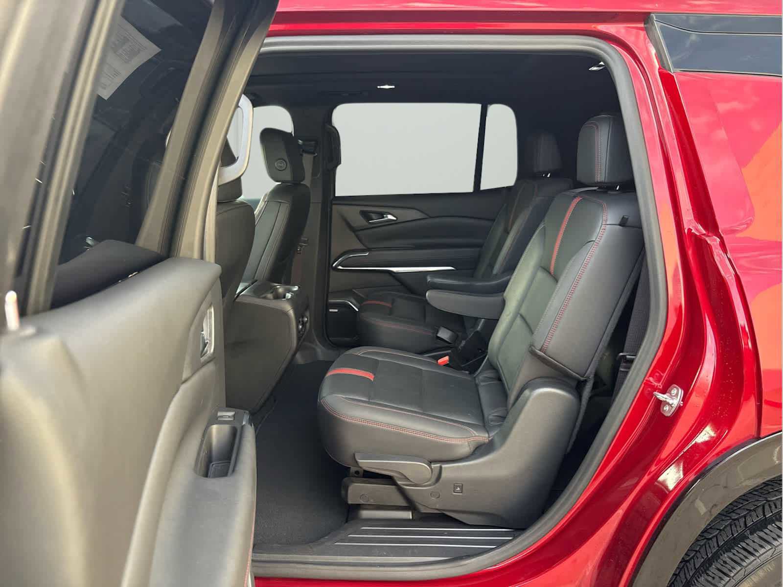 Used 2024 Chevrolet Traverse RS image 12