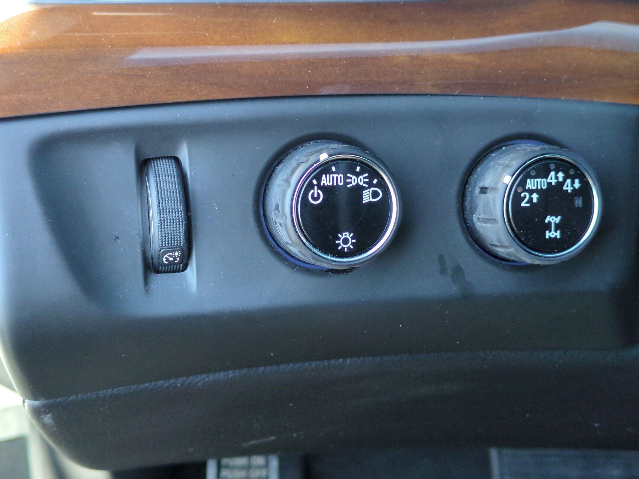 Certified 2020 Cadillac Escalade Luxury image 18