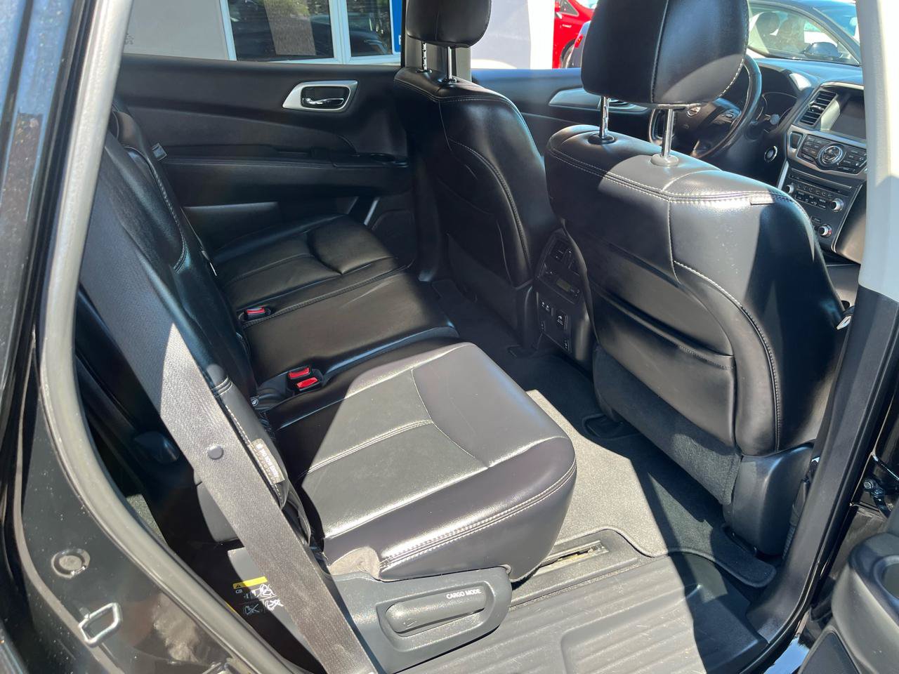 Used 2019 Nissan Pathfinder SL AWD/4WD image 34
