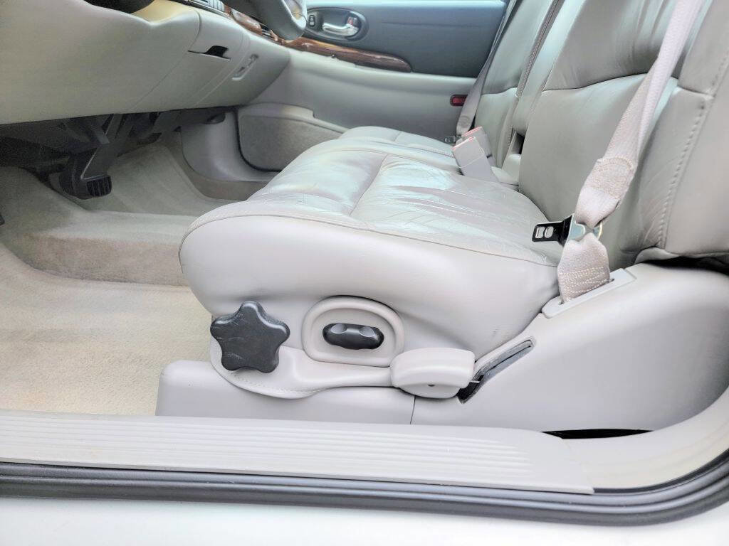 Used 2004 Buick Le Sabre Custom w/ Platinum Edition FWD image 13