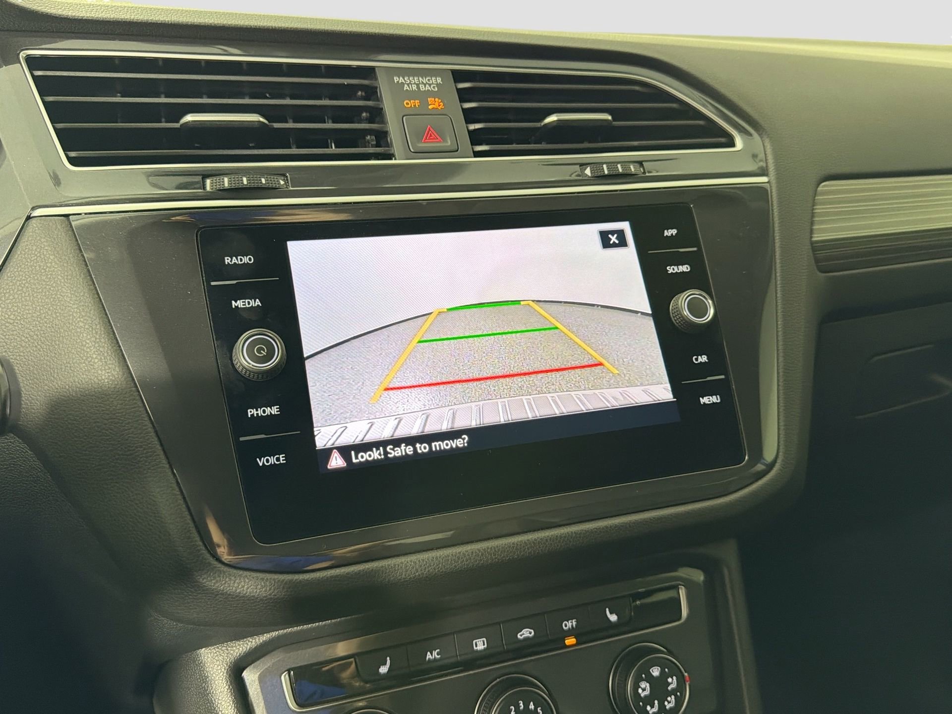 Used 2024 Volkswagen Tiguan Wolfsburg Edition image 17