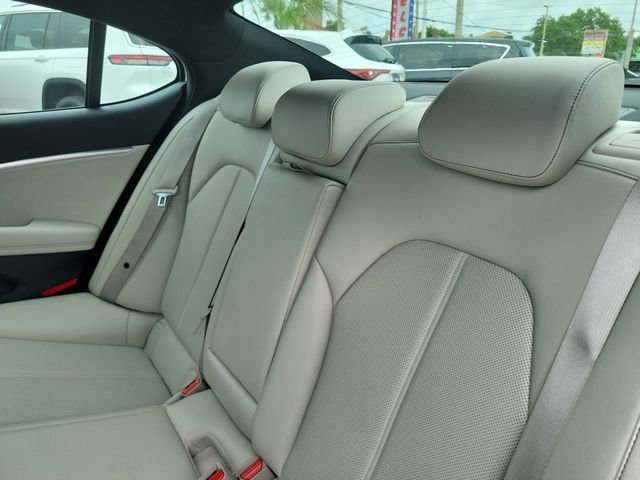 Used 2025 Genesis G70 2.5T RWD image 11
