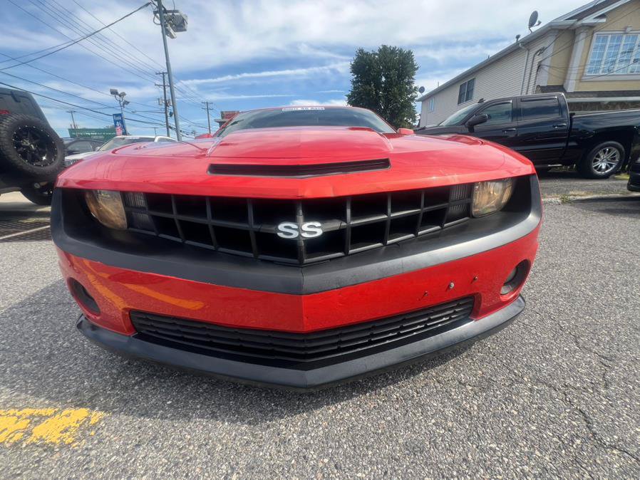 Used 2010 Chevrolet Camaro SS RWD image 2
