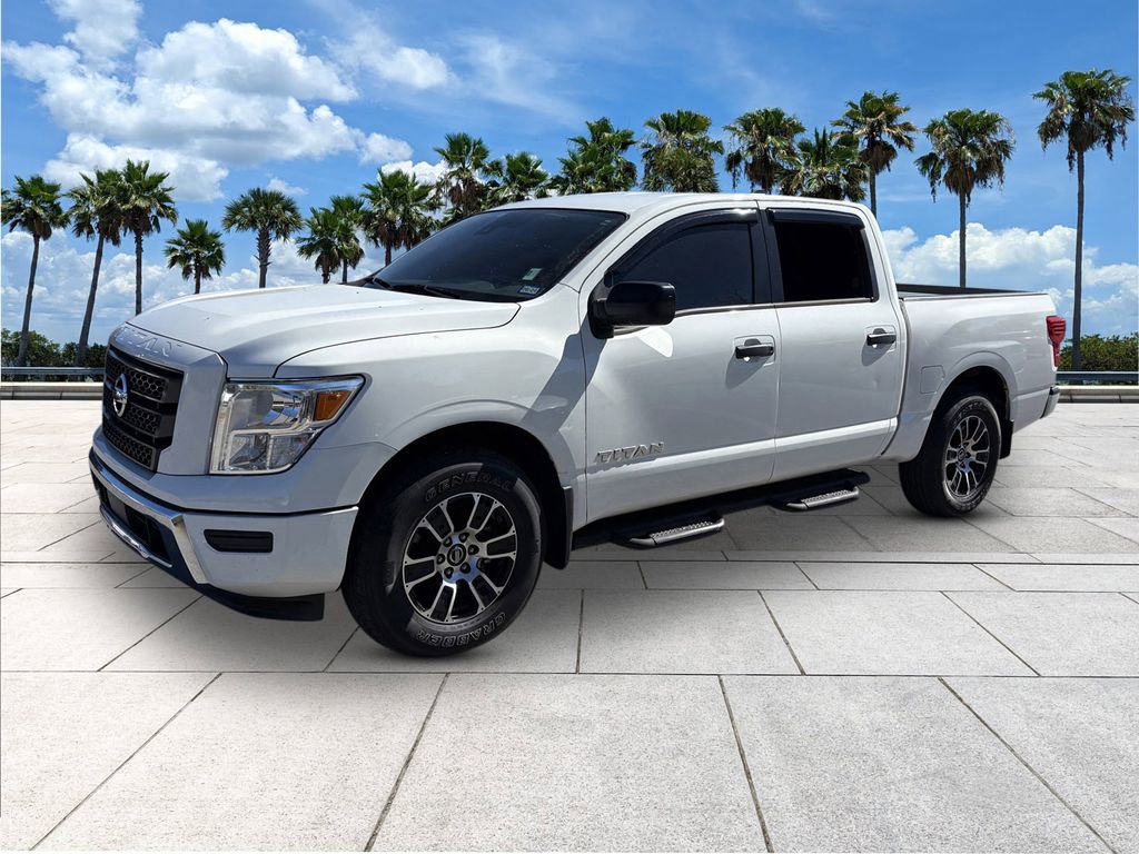 Used 2022 Nissan Titan SV image 4