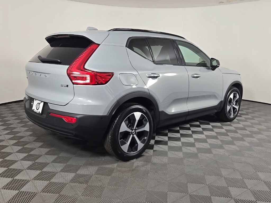 Certified 2026 Volvo XC40 B5 Plus AWD/4WD image 10