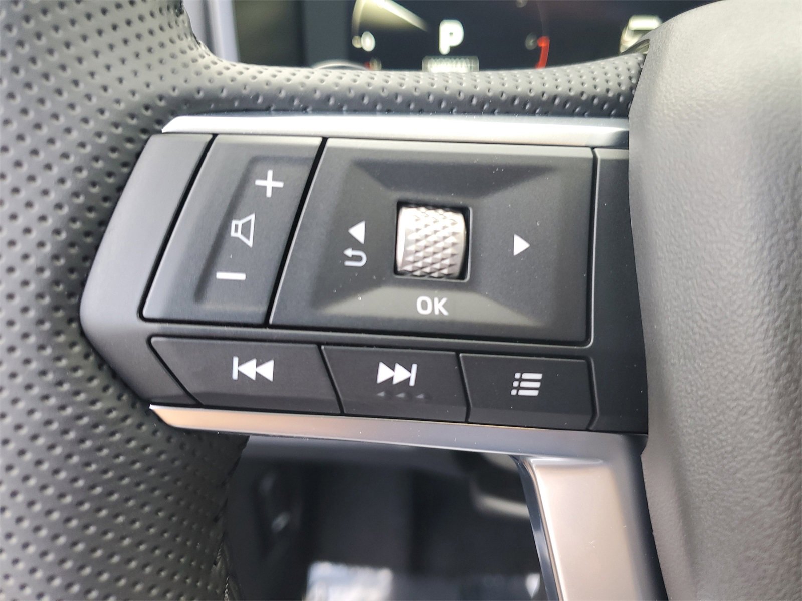 New 2025 Mitsubishi Outlander SE image 12