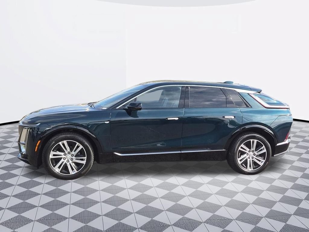 Used 2024 Cadillac Lyriq Tech AWD/4WD image 2