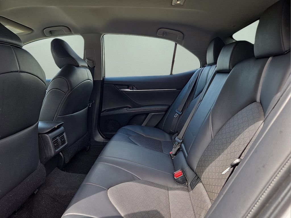 Used 2018 Toyota Camry XSE FWD image 10
