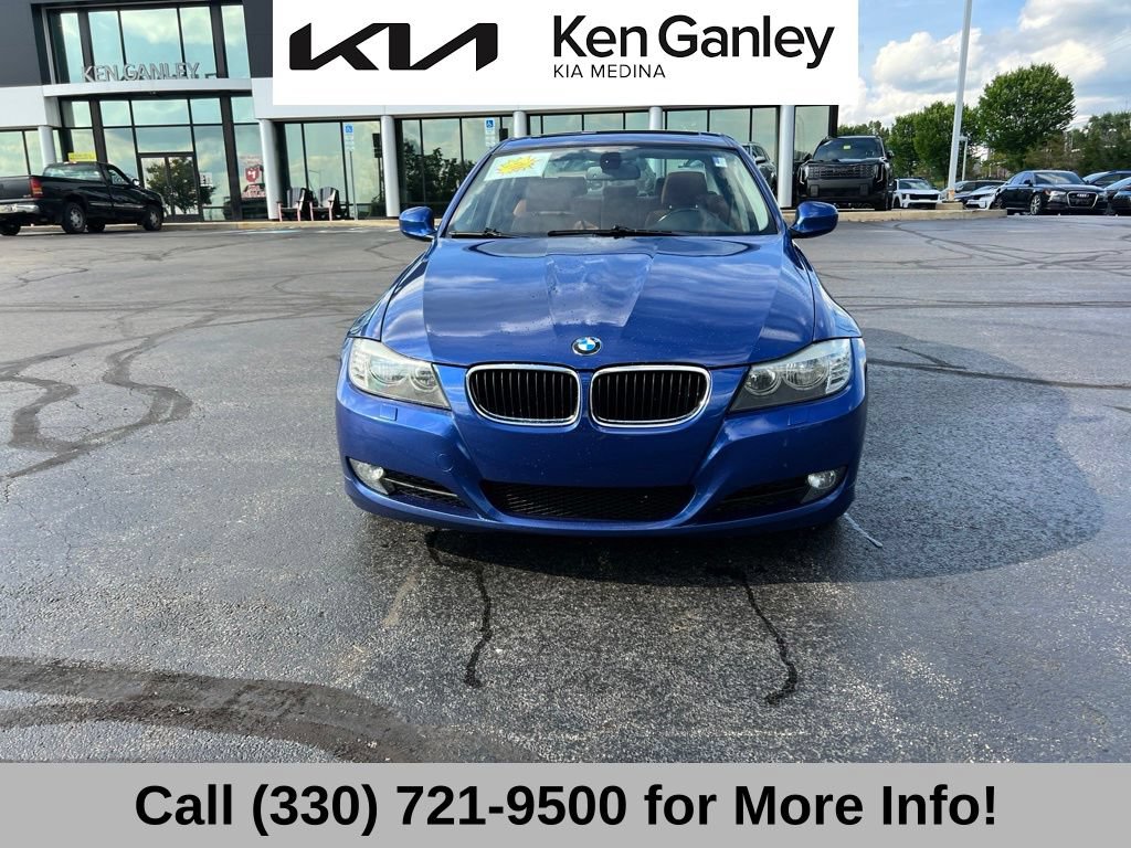 Used 2009 BMW 328i xDrive Sedan AWD/4WD image 3