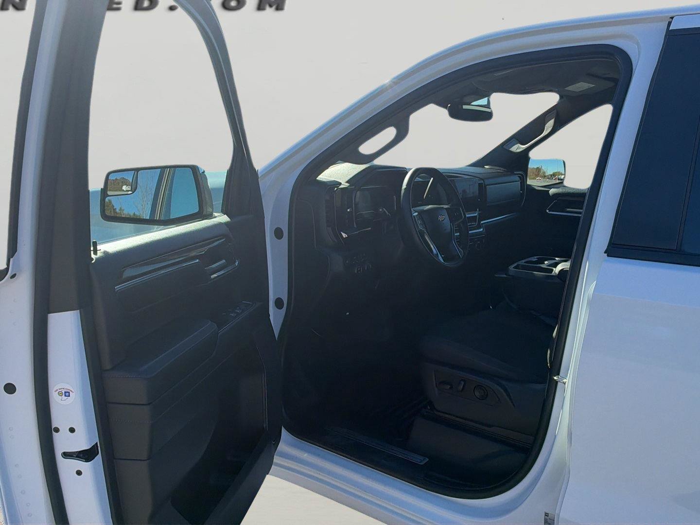 Used 2024 Chevrolet Silverado 1500 LT AWD/4WD image 18