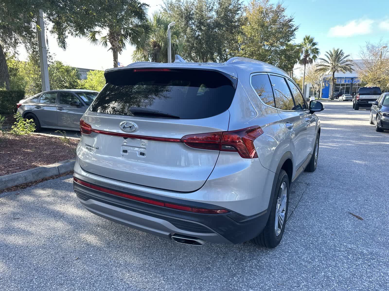 Used 2023 Hyundai Santa Fe SEL FWD image 6