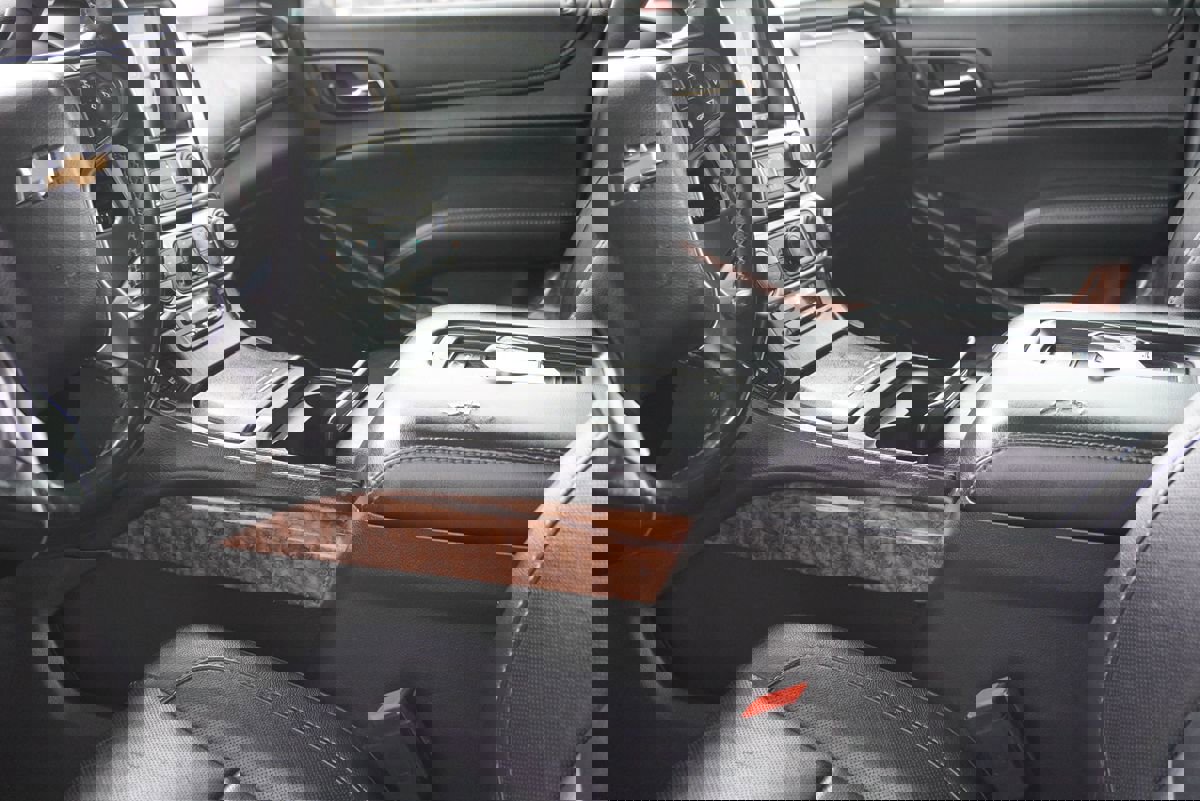 Used 2016 Chevrolet Suburban LTZ image 33