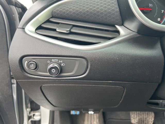 Used 2022 Chevrolet Malibu LT image 18