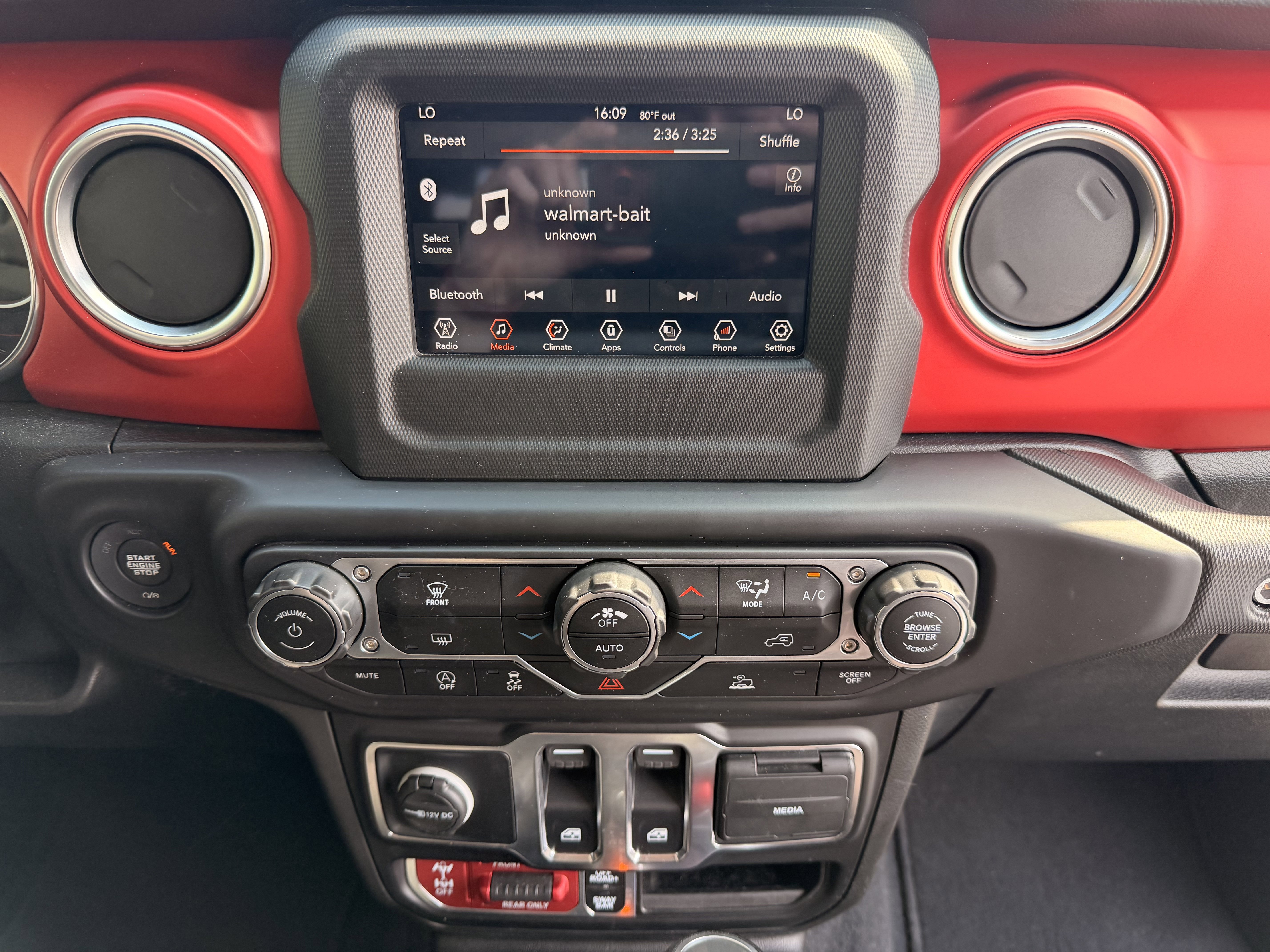 Used 2021 Jeep Wrangler Rubicon AWD/4WD image 15
