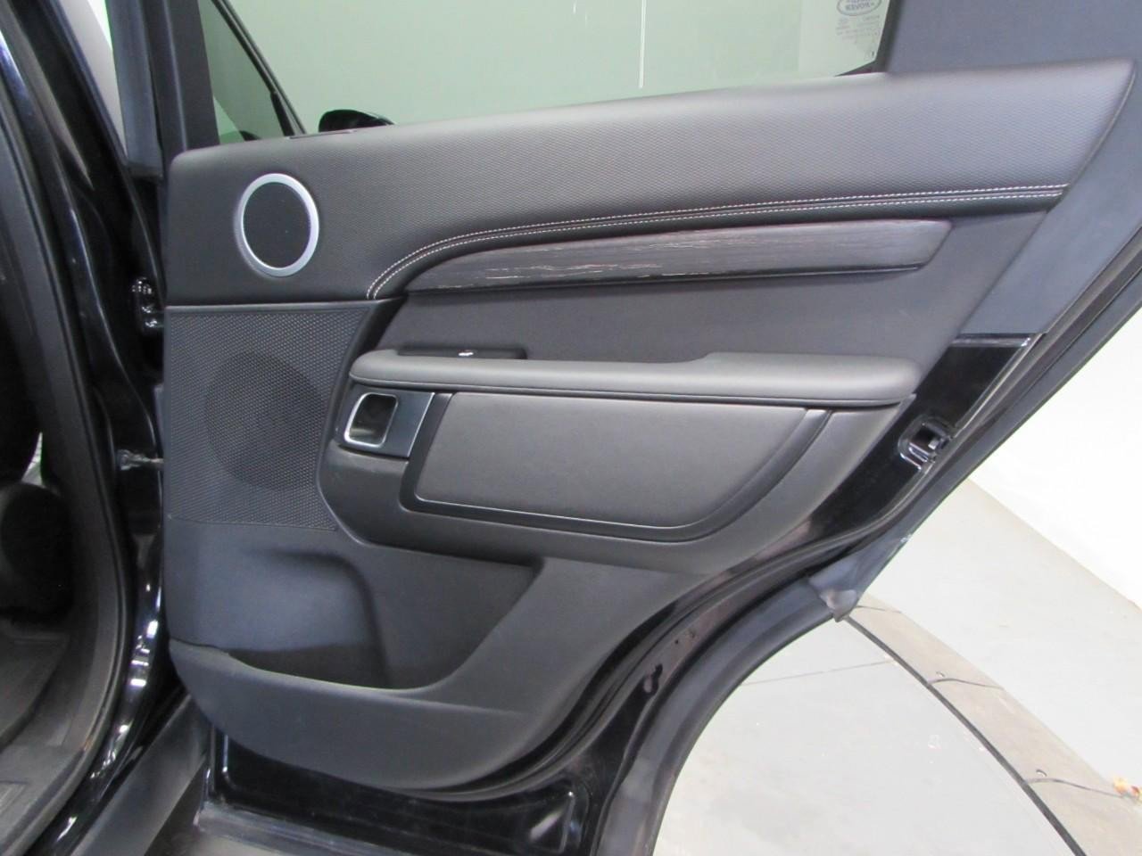 Used 2022 Land Rover Discovery S R-Dynamic image 18