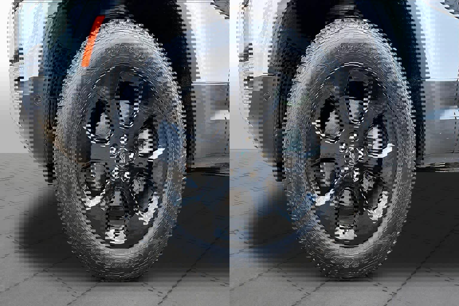 Used 2023 Land Rover Defender 110 S image 11