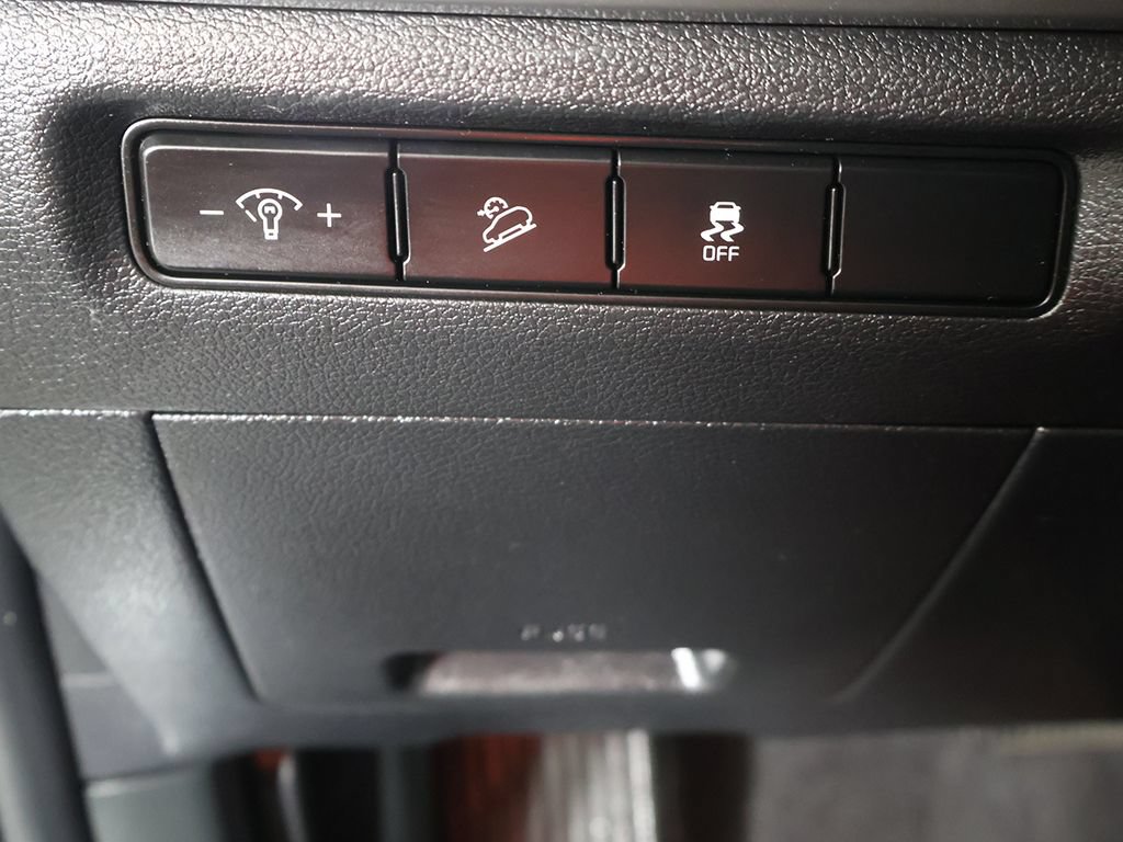 Used 2023 Kia Telluride LX AWD/4WD image 35