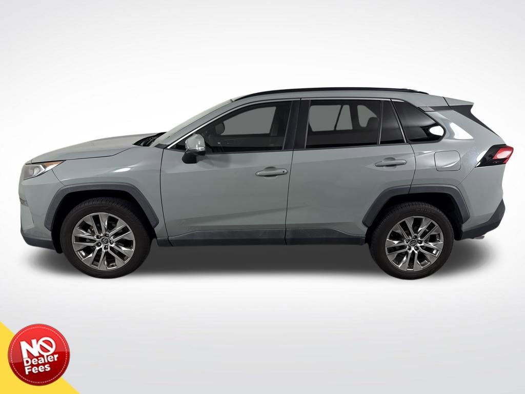 Used 2020 Toyota RAV4 XLE Premium image 6