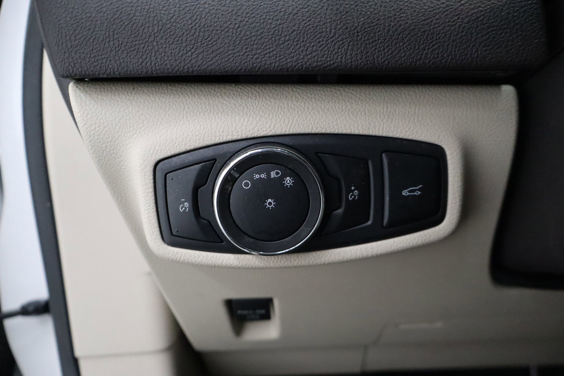 Used 2017 Lincoln MKC Reserve FWD image 15