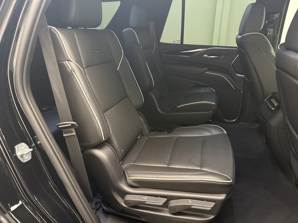 Used 2021 Cadillac Escalade Sport w/ LPO, Illumination Package image 11