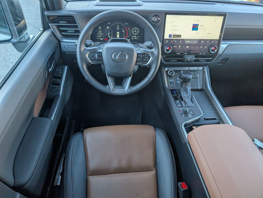 Used 2024 Lexus GX 550 w/ Accessory Package (2T) image 14