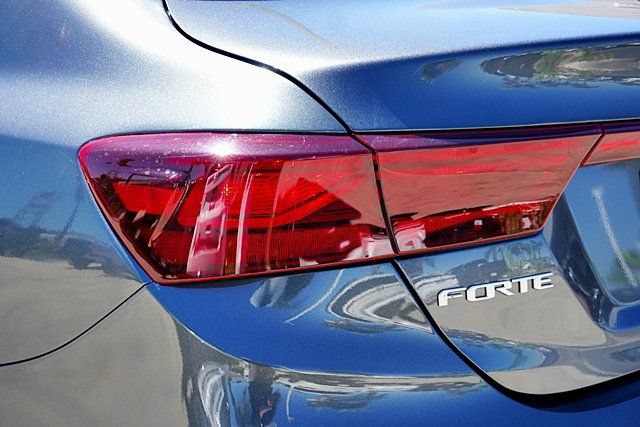 Used 2024 Kia Forte LXS FWD image 7