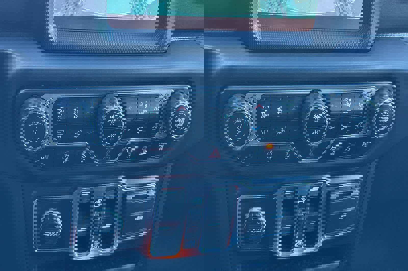 Used 2022 Jeep Wrangler Unlimited Sahara image 21