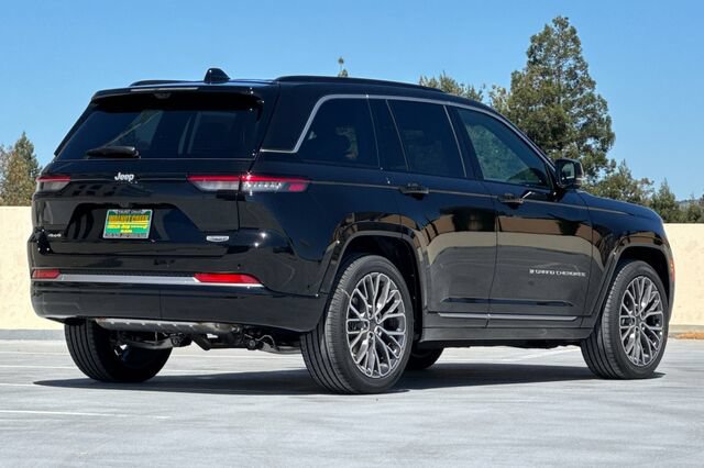 New 2026 Jeep Grand Cherokee Summit AWD/4WD image 4