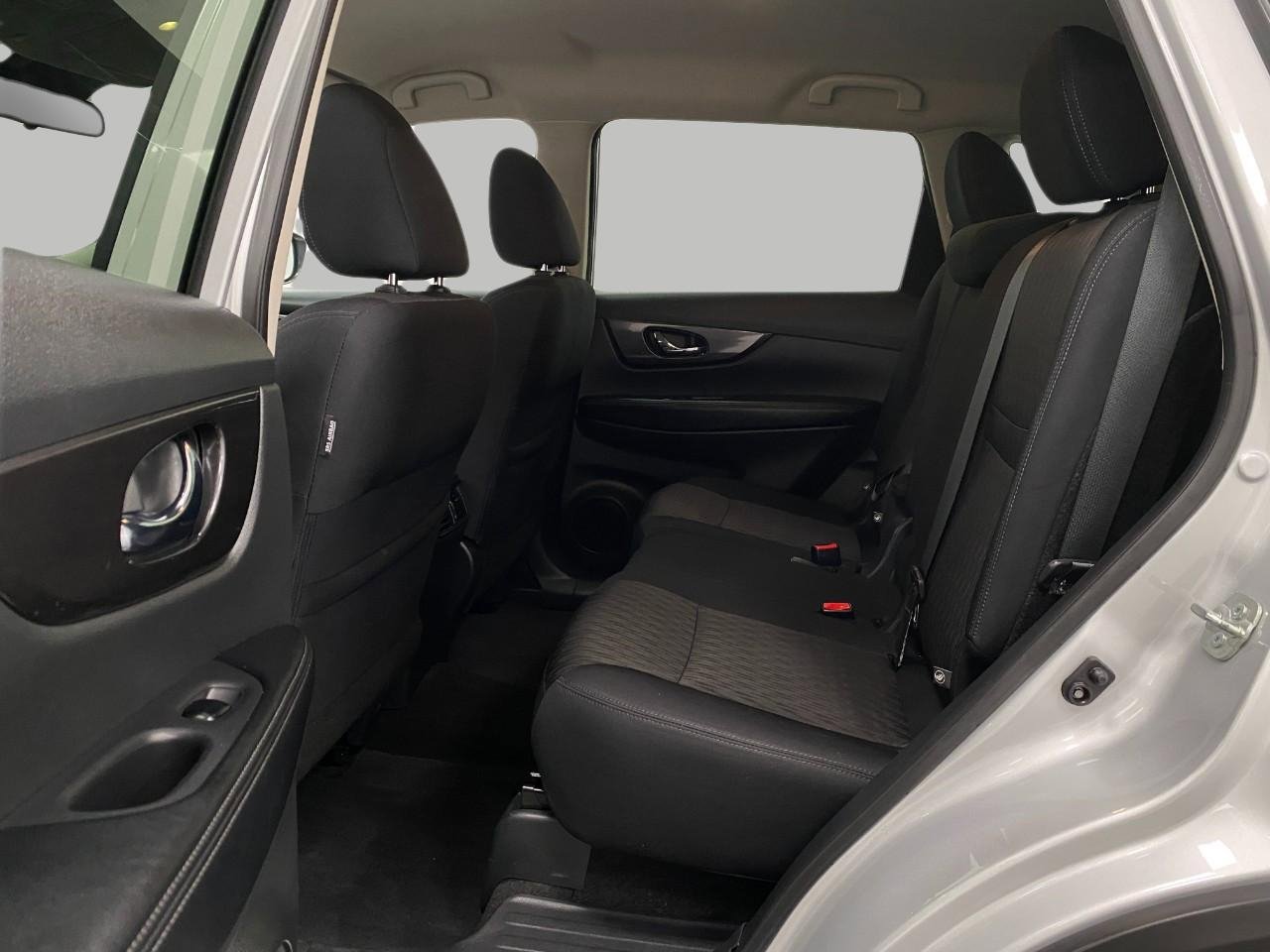 Used 2019 Nissan Rogue SV w/ Premium Package AWD/4WD image 30