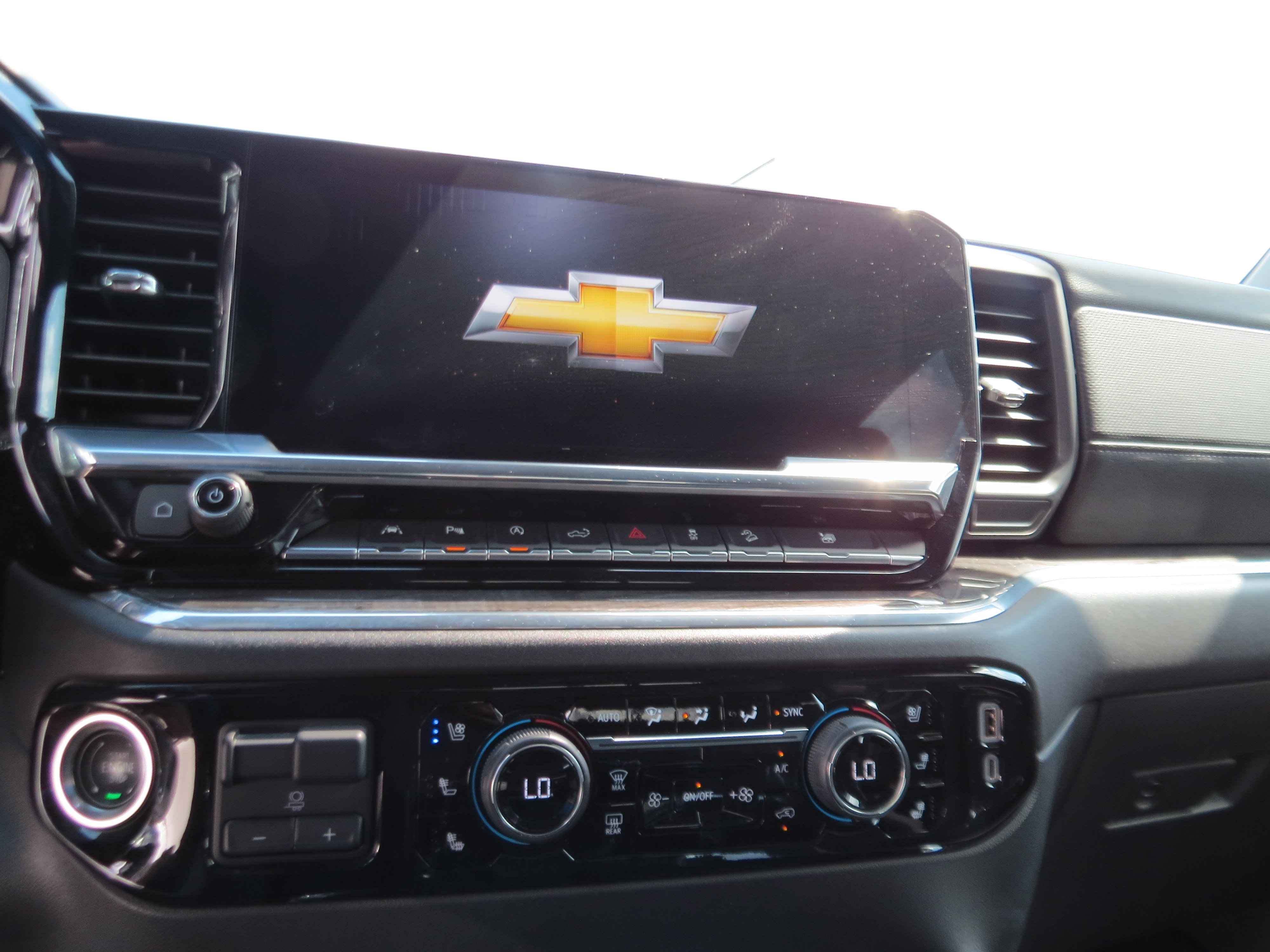 Used 2025 Chevrolet Silverado 1500 LTZ w/ Technology Package AWD/4WD image 20