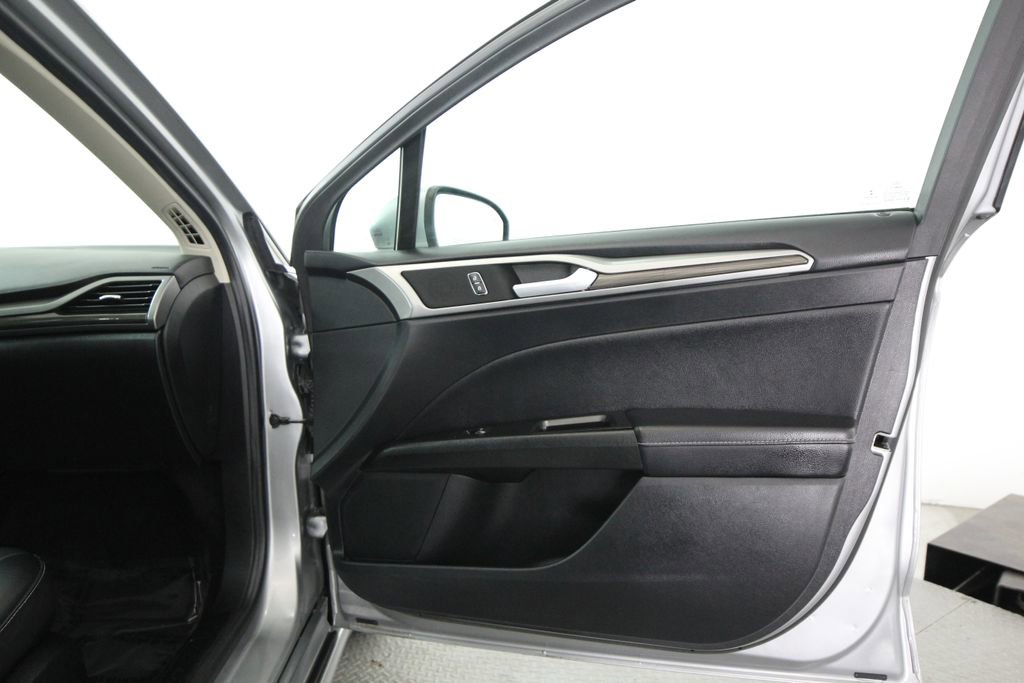 Used 2020 Ford Fusion SEL FWD image 51