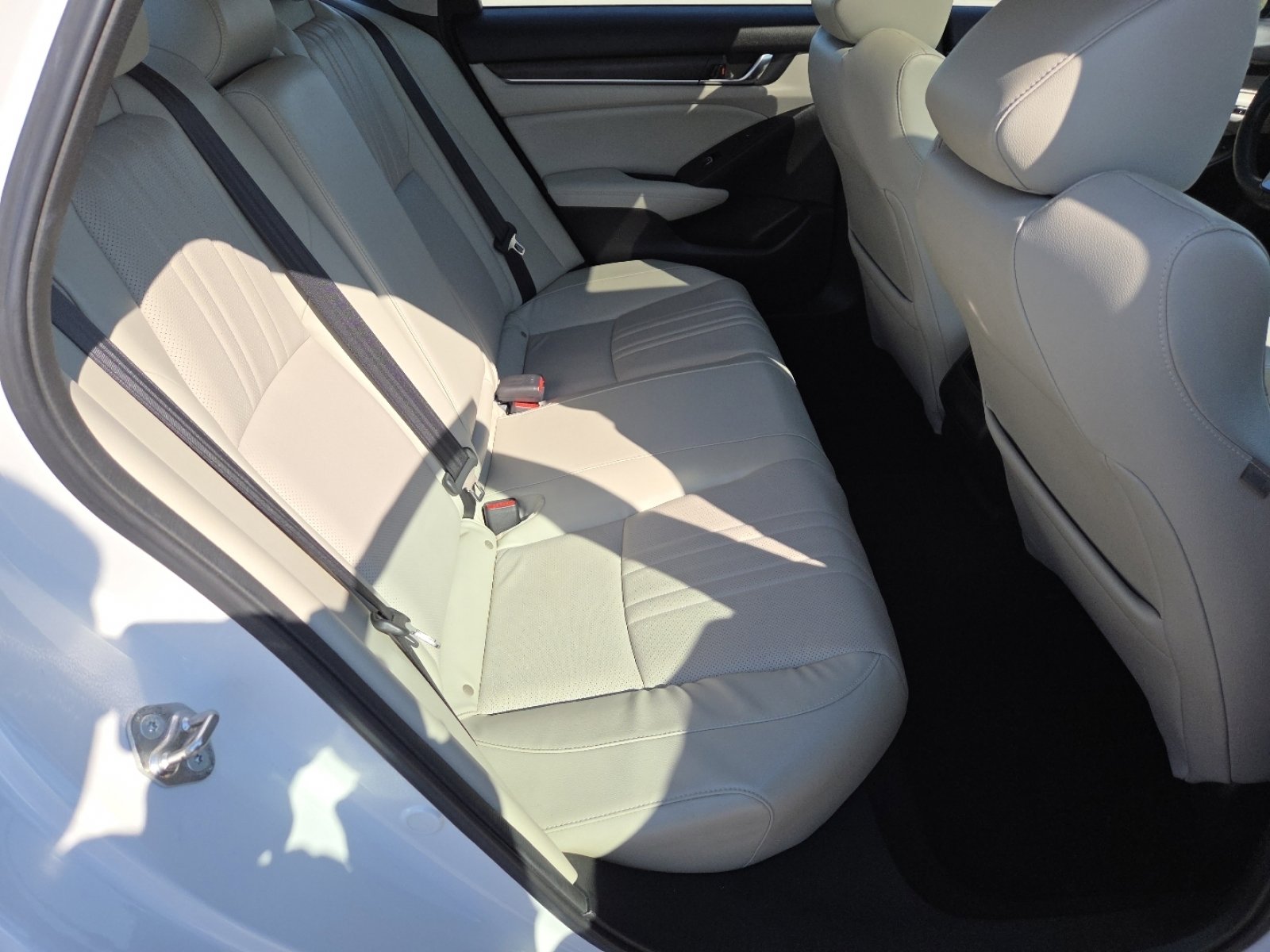 Used 2018 Honda Accord Touring image 21