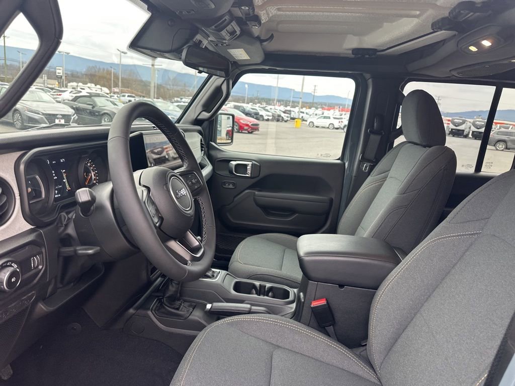 Used 2025 Jeep Wrangler Sport S image 11
