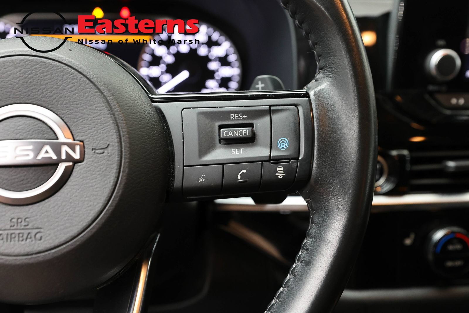 Used 2023 Nissan Pathfinder SV AWD/4WD image 16