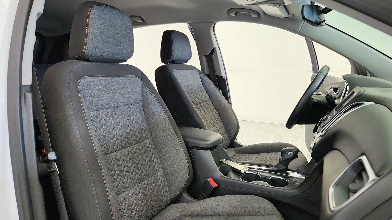 Used 2022 Chevrolet Equinox LT FWD image 30