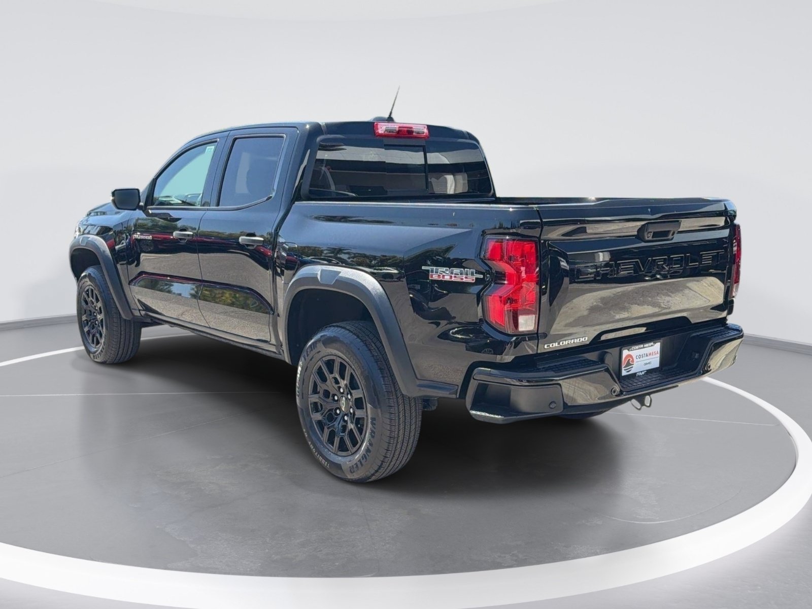 Used 2024 Chevrolet Colorado Trail Boss AWD/4WD image 5