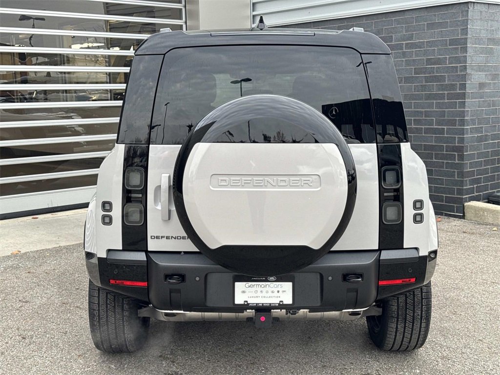 New 2026 Land Rover Defender 110 X-Dynamic SE image 5